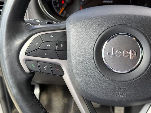 Used 2019 Jeep Grand Cherokee Altitude AWD/4WD image 15