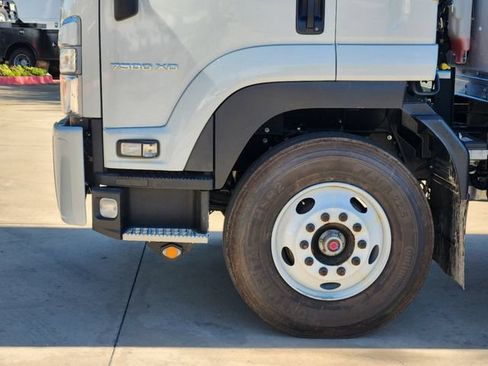 New 2024 Chevrolet Low Cab Forward 7500XD RWD image 14