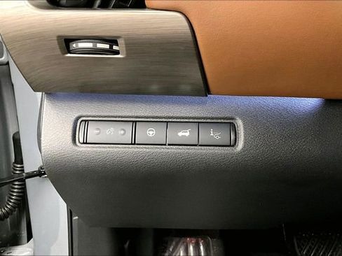 Used 2025 Nissan Pathfinder Platinum AWD/4WD image 39