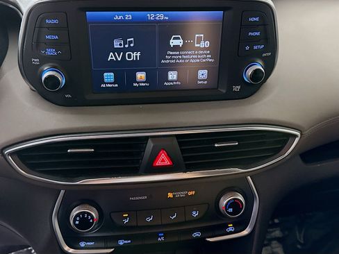 Used 2020 Hyundai Santa Fe SE FWD image 18