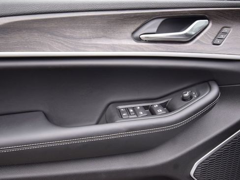 New 2026 Jeep Grand Cherokee Limited image 32