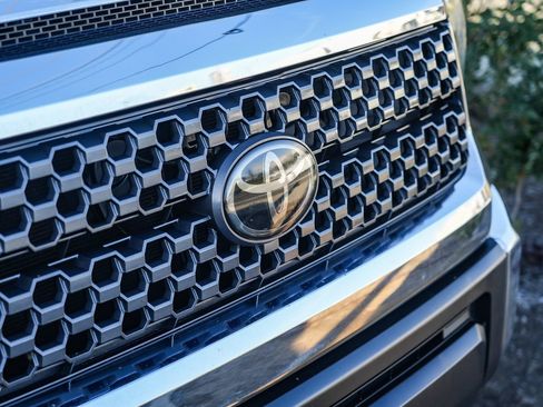 Used 2019 Toyota Tundra SR5 w/ SR5 Upgrade Package image 3