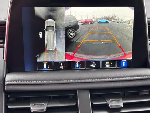 Used 2024 Chevrolet Tahoe Z71 w/ Luxury Package image 25