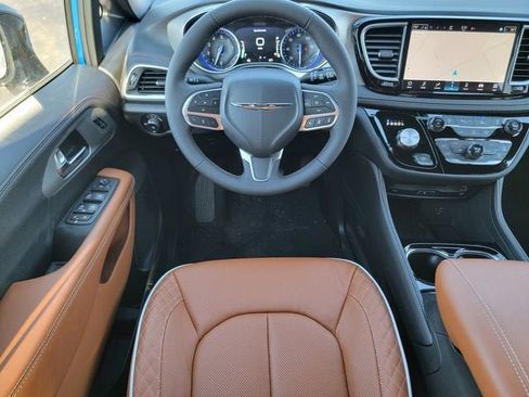 New 2026 Chrysler Pacifica Pinnacle AWD/4WD image 31