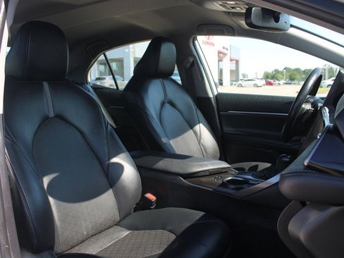 Used 2023 Toyota Camry XSE image 21