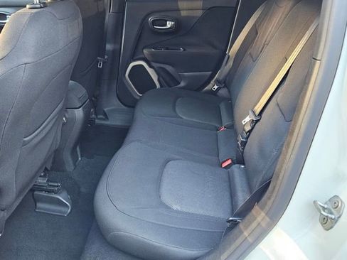 Used 2016 Jeep Renegade Latitude image 12