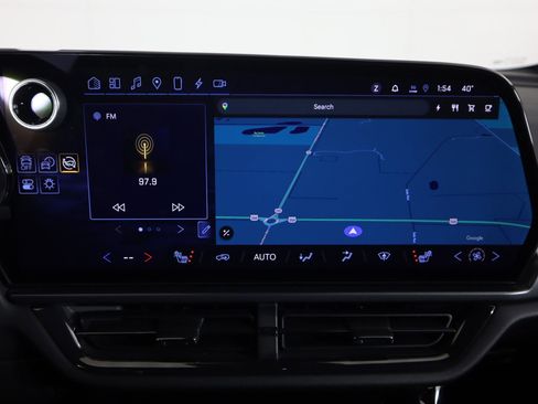 Used 2024 Chevrolet Equinox EV RS image 24