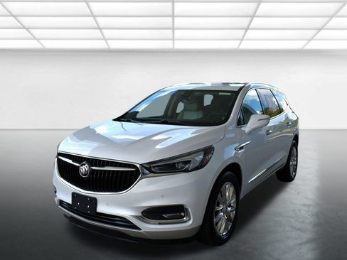 Used 2018 Buick Enclave Premium w/ Experience Buick Package FWD image 5