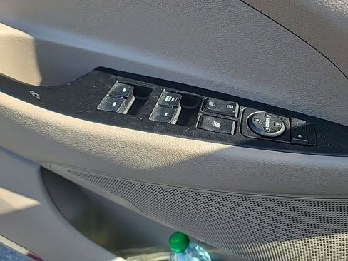 Used 2021 Hyundai Tucson SE w/ Cargo Package image 16