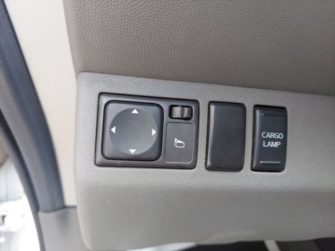 Used 2011 Nissan Frontier SL AWD/4WD image 21