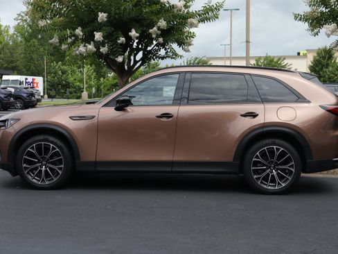 Certified 2025 MAZDA CX-70 Plug-In Hybrid w/ Premium Plus AWD/4WD image 5