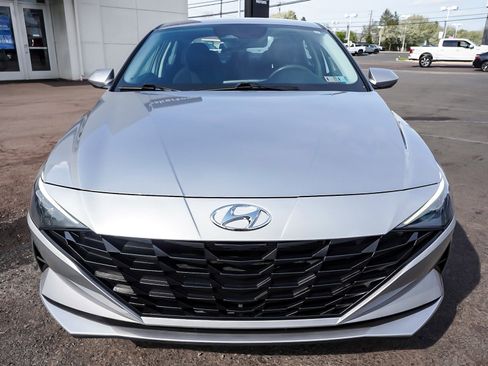 Used 2021 Hyundai Elantra SEL w/ Cargo Package FWD image 2