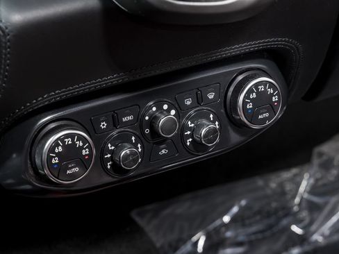 Used 2014 Ferrari 458 Spider RWD image 22