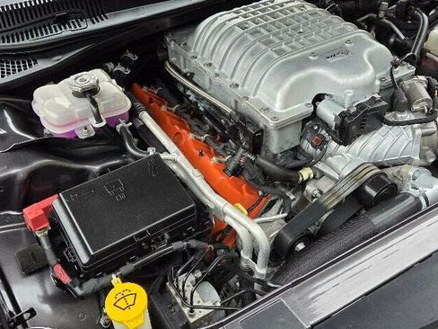 Used 2020 Dodge Challenger SRT Hellcat w/ Plus Package image 31