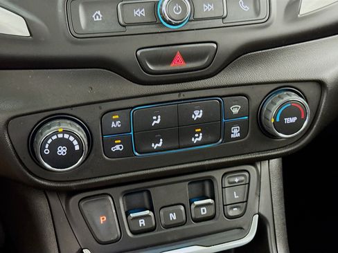 Used 2020 GMC Terrain SLE w/ Elevation Edition AWD/4WD image 14