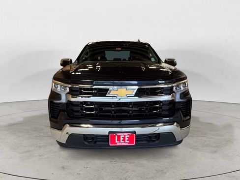 Used 2022 Chevrolet Silverado 1500 LT AWD/4WD image 9