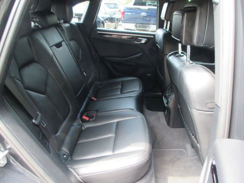 Used 2020 Porsche Macan S AWD/4WD image 16