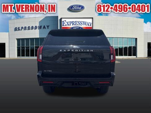 Used 2025 Ford Expedition Active RWD image 5