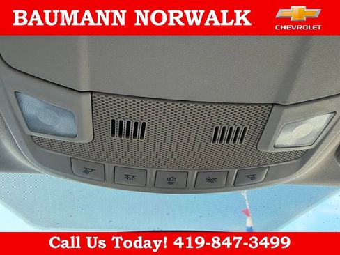 Used 2017 Ford Fusion SE w/ Fusion SE Technology Package FWD image 26