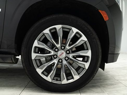 Used 2023 GMC Yukon XL Denali image 36