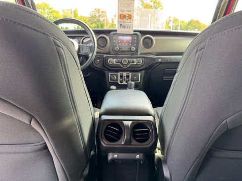 Used 2020 Jeep Wrangler Unlimited Sport S image 24