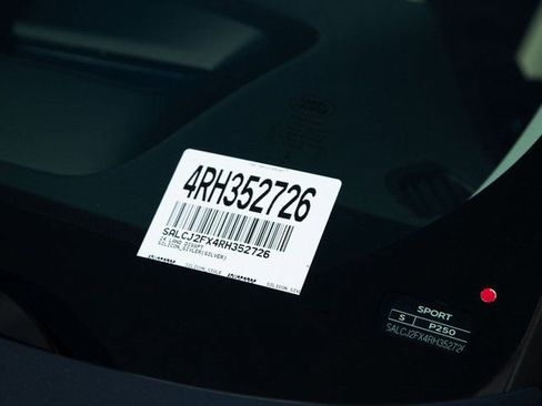 Used 2024 Land Rover Discovery Sport S image 32