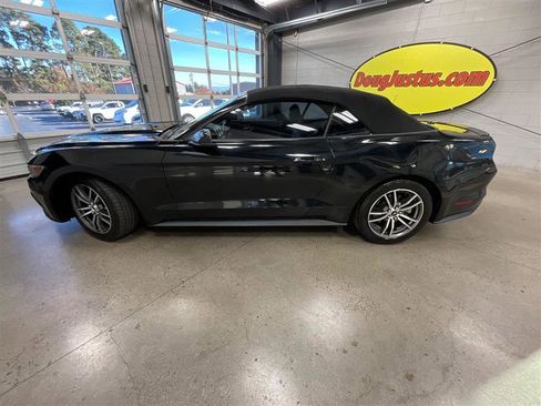 Used 2016 Ford Mustang Premium image 2