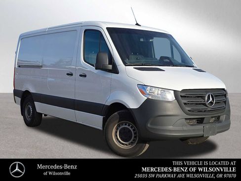 Used 2025 Mercedes-Benz Sprinter 2500 image 1