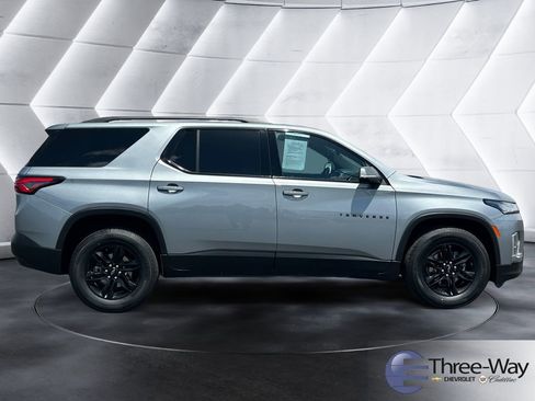 Certified 2023 Chevrolet Traverse LT FWD image 6