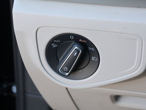 Used 2021 Volkswagen Atlas SEL Premium image 15