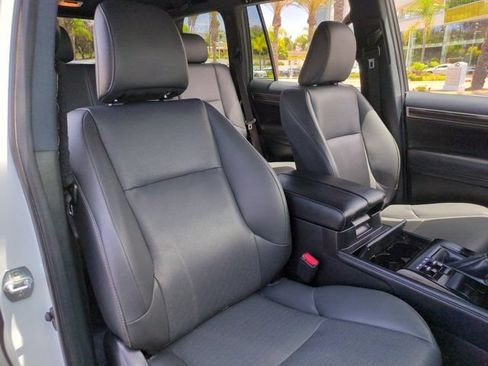 Used 2021 Lexus GX 460 Premium w/ Premium Package AWD/4WD image 31