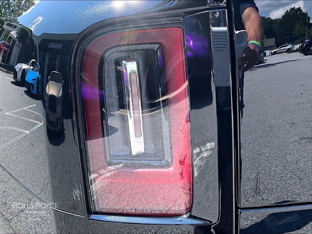 Certified 2025 Rolls-Royce Cullinan AWD/4WD image 28
