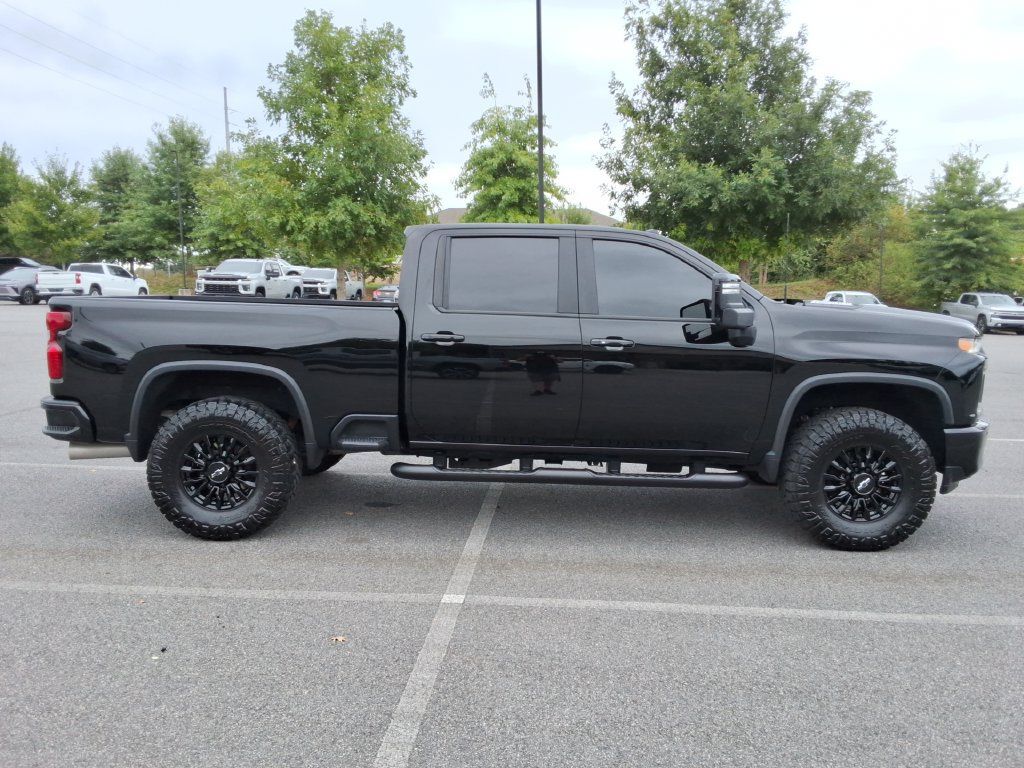Used 2021 Chevrolet Silverado 2500 LT w/ Midnight Edition AWD/4WD image 4