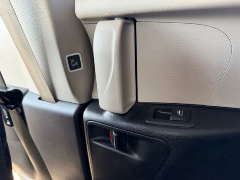 Used 2023 Chrysler Voyager LX FWD image 35