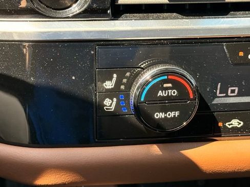 Certified 2025 Nissan Pathfinder Platinum image 38