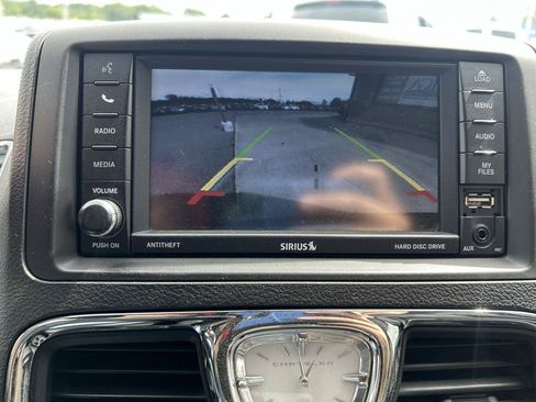 Used 2014 Chrysler Town & Country S FWD image 23