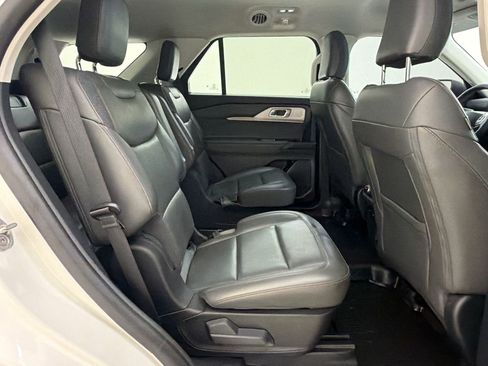 Certified 2025 Ford Explorer Active w/ Active Comfort Package AWD/4WD image 31