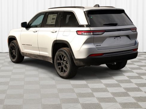 New 2026 Jeep Grand Cherokee Altitude AWD/4WD image 35