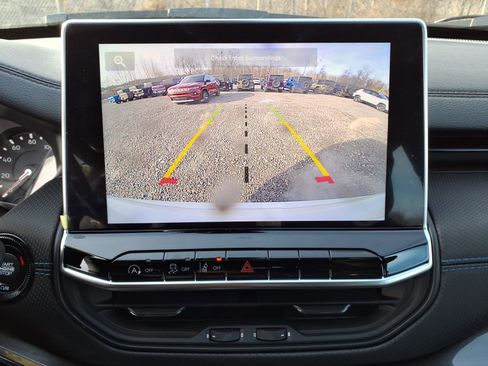 New 2026 Jeep Compass Latitude image 9