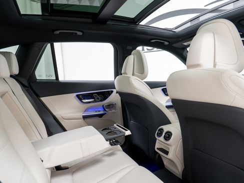 New 2026 Mercedes-Benz GLC 300 4MATIC image 23