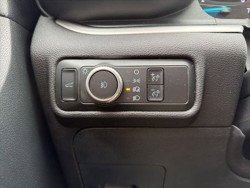 Used 2022 Ford Explorer XLT w/ Equipment Group 202A image 30