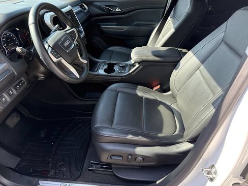 Used 2023 GMC Acadia SLT w/ Elevation Edition FWD image 9