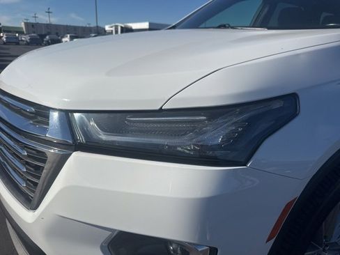 Used 2022 Chevrolet Traverse LT image 24