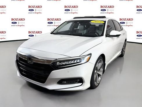 Used 2018 Honda Accord Touring image 4