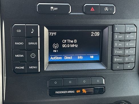 Used 2017 Ford F150 XLT w/ Trailer Tow Package image 36