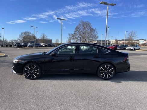 Used 2025 Honda Accord Touring image 7