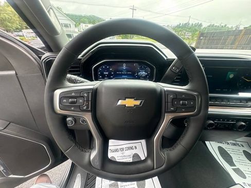 Used 2023 Chevrolet Silverado 1500 LT AWD/4WD image 17