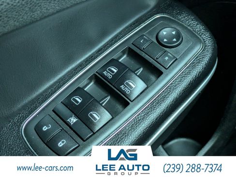 Used 2017 Chrysler 300 S RWD image 19