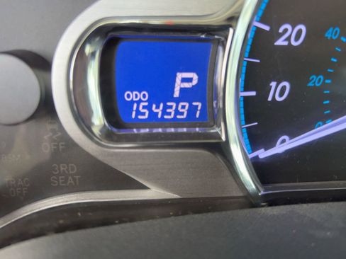 Used 2013 Toyota Sienna XLE image 19