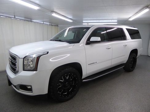Used 2019 GMC Yukon XL SLT w/ Open Road Package image 3